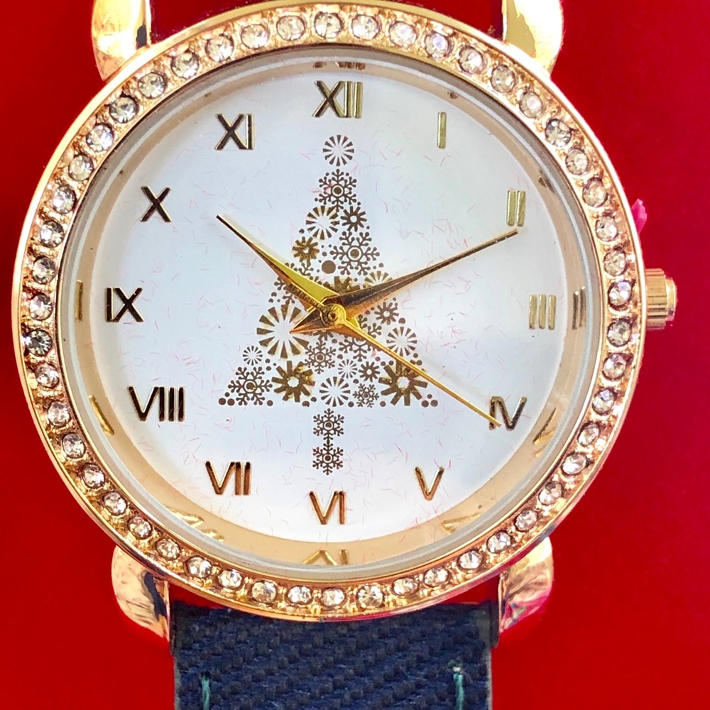 Holiday Watch - Picture 3 of 4